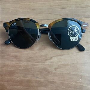 Ray-Ban Clubround Classic RB4246 Sunglasses